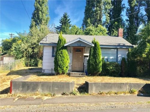 708 Director St, Seattle, WA 98108-4617