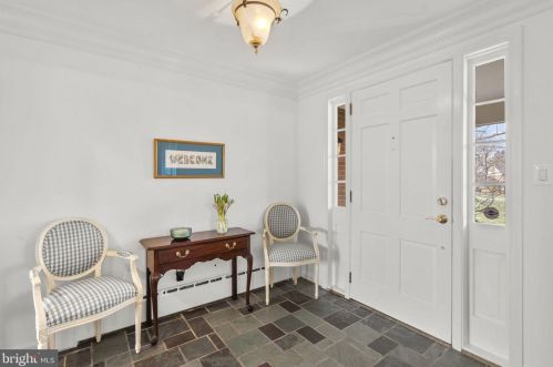 13567 Glen Mill Rd, Rockville, MD 20850-3645