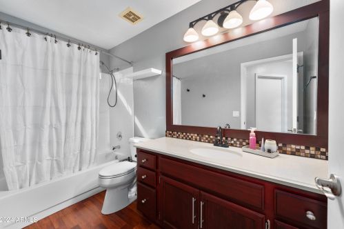 201 Crosscreek Dr, Chandler AZ 85225-8918 exterior