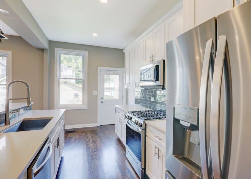 1934 Newport Ave, Chicago IL  60657-1026 exterior