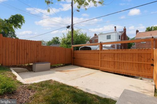 4355 G St, Washington DC  20019-4255 exterior