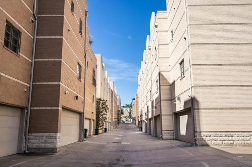 3210 Carlisle St, Dallas TX  75204-1123 exterior