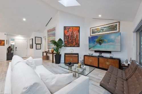 743 Reef Pt Cir, Naples FL 34108-8705 exterior