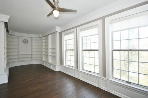 5381 Northumberland St, Pittsburgh PA 15217-1128 exterior