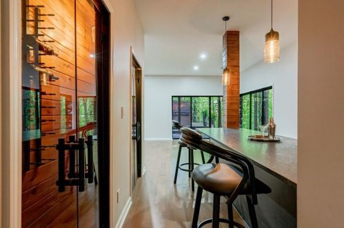 620 Colebrook Ct, Atlanta GA  30327-4710 exterior