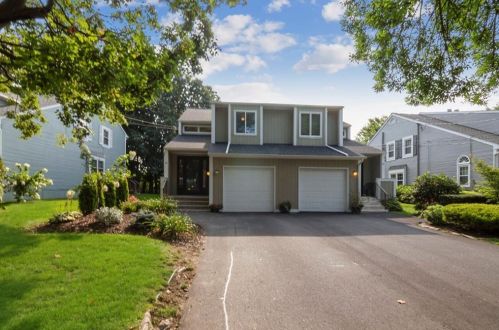 20 Arbor Dr, Providence, RI 02908-3535