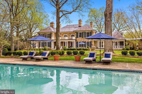 9000 Congressional Pkwy, Rockville MD  20854-4610 exterior