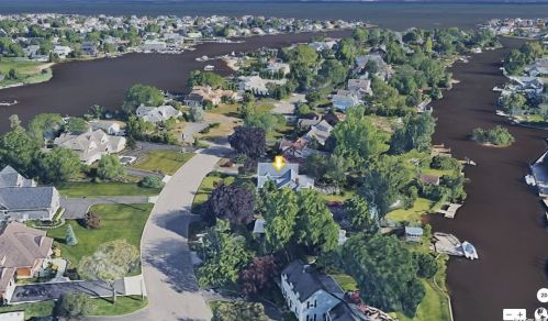 92 Peninsula Dr, Babylon, NY 11702-3316