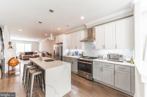 1239 17 St, Philadelphia PA 19121-5029 exterior