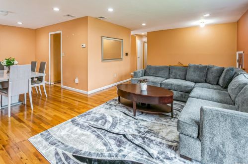 722 Eagle Dr, Valley Stream NY  11581-3540 exterior