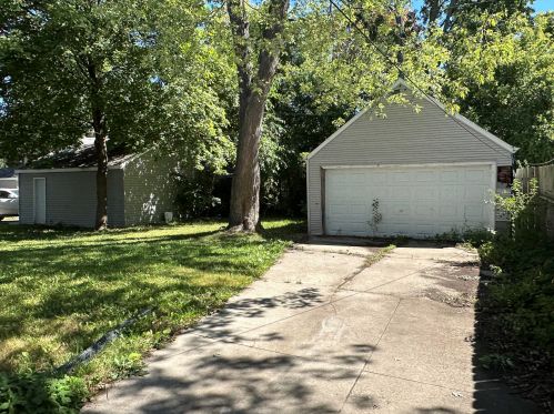 4978 60th St, Milwaukee, WI 53220-4618