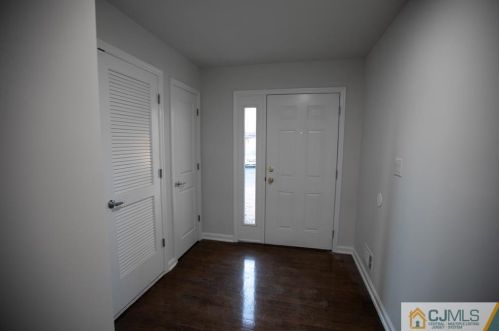 3707 Hana Rd, Edison NJ 08817-2550 exterior