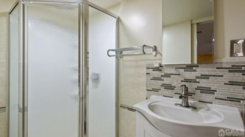 5 Boxwood Rd, Piscataway NJ 08854-5942 exterior