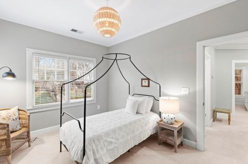 875 Kings Ct, Atlanta GA 30306-3431 exterior