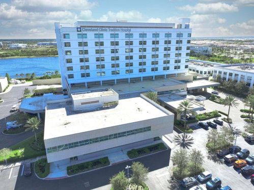 9472 Royal Poinciana Dr, Fort Pierce FL 34987-2513 exterior