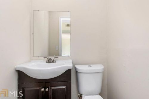 6276 Creekford Dr, Lithonia GA  30058-7913 exterior