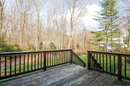 50 High Pt Rd, Westport CT 06880-3905 exterior