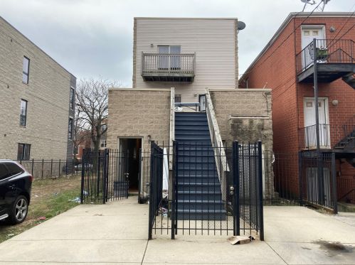2540 Harrison St, Chicago IL  60612-3449 exterior
