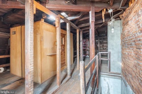 4510 Chester Ave, Philadelphia PA 19143-3706 exterior