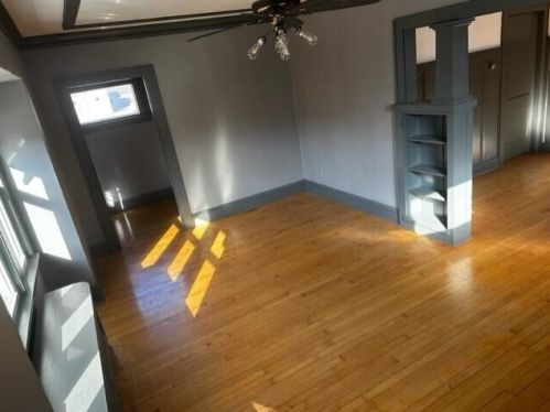 2270 61st St, Milwaukee, WI 53219-2165