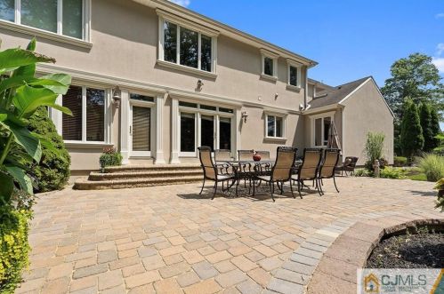 21 Southfield Rd, Edison NJ 08820-3141 exterior