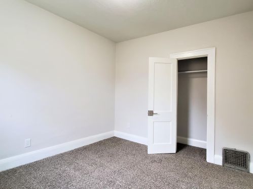 215 Vienna Ave, Milwaukee WI 53212-4102 exterior