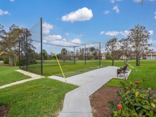 6886 Sterling Greens Dr, Naples FL 34104-5725 exterior