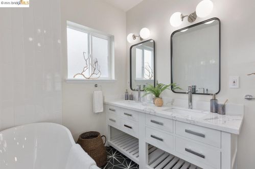 2325 8 St, Berkeley CA 94710-2311 exterior