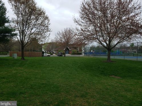 27 Poillon Ct, Trenton NJ  08648-2658 exterior