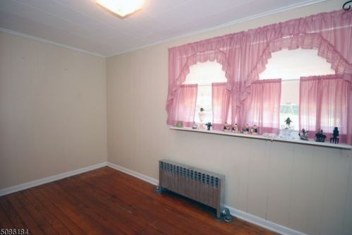 16 Hillcrest Blvd, Warren NJ 07059-5133 exterior