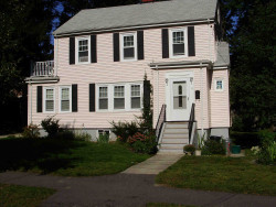 15 Day St, Newton, MA 02466-2906