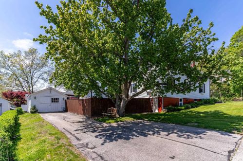 45 Oak St, Dover NH 03820-2845 exterior