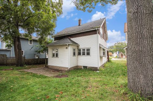 1636 Kalamazoo Ave, Grand Rapids MI 49508-5536 exterior