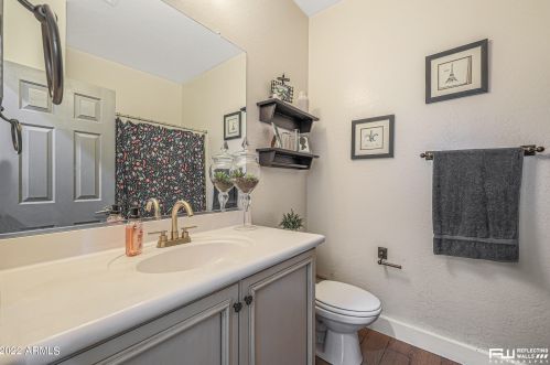 3882 Ashton Dr, Phoenix AZ 85086-2774 exterior