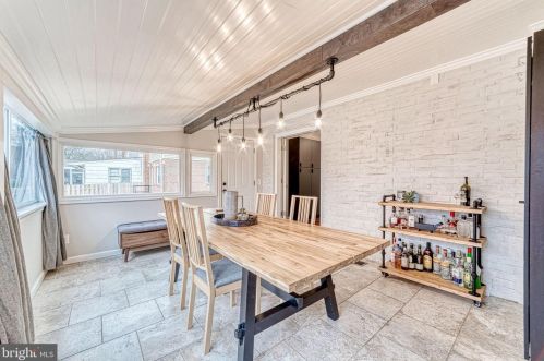 5637 Fenwick Dr, Alexandria VA 22303-1524 exterior