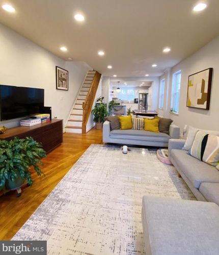 1022 4th St, Philadelphia PA  19147-4106 exterior