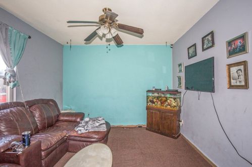 22 Loring St, Springfield MA 01105-2433 exterior