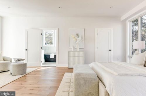 4624 Asbury Pl, Washington DC  20016-4325 exterior