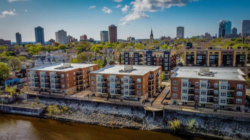 1915 Water St, Milwaukee WI  53202-1577 exterior