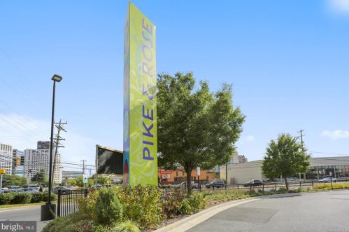 1904 Lewis Ave, Rockville MD 20851-2330 exterior