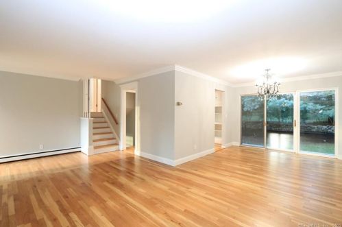 24 Dover Rd, Westport CT  06880-2627 exterior