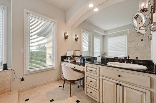 2004 Canonero Dr, Austin TX 78746-2125 exterior