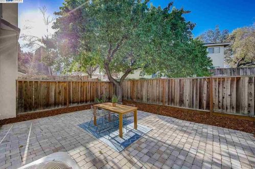 1036 Pinehurst Ct, Concord CA 94521-4532 exterior