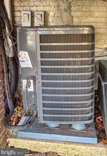 19 Galveston Pl, Washington DC 20032-2069 exterior