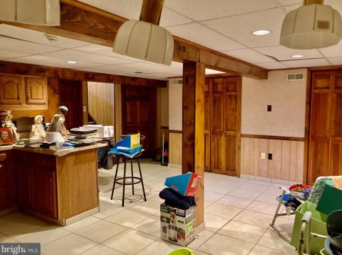 1172 Laurel Ln, Huntingdon Valley PA 19006-3216 exterior