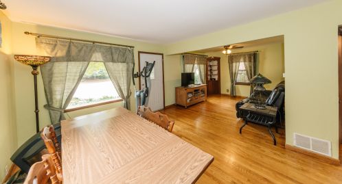 8930 Lincoln Ave, Milwaukee WI 53207-1711 exterior