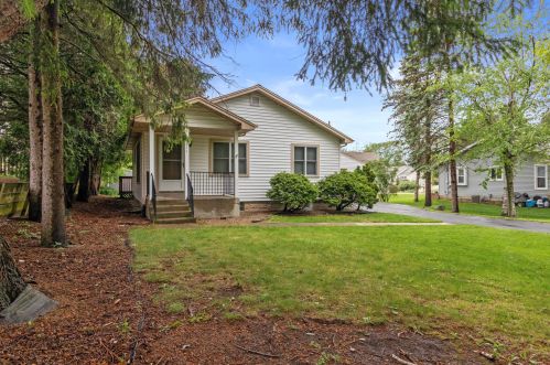 4211 97th St, Milwaukee, WI 53228-2111