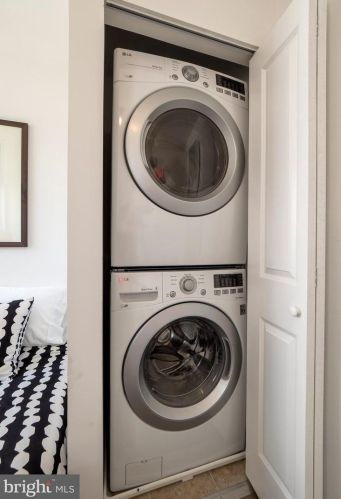 780 Lamont St, Washington DC  20010-1527 exterior