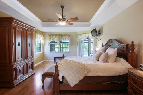 2718 Eagle Dr, Fort Pierce FL 34984-8913 exterior