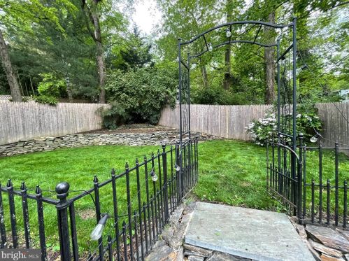 7426 Piney Branch Rd, Silver Spring MD 20901-4352 exterior